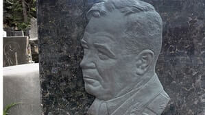 Может быть значительно больше натуральных размеров